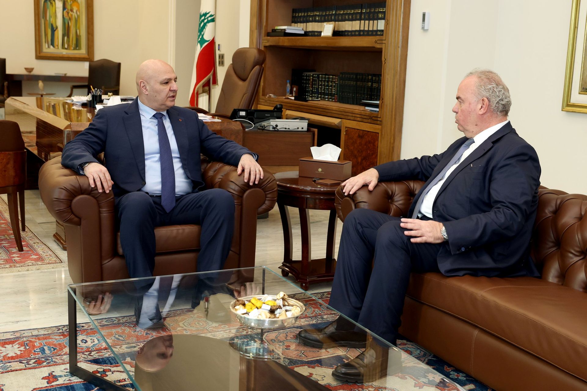 عون أبرق الى نظيره السويسري معزيًا واطلع من الحاج ومكي على انجازات وزارتيهما وهنأ "مياس"